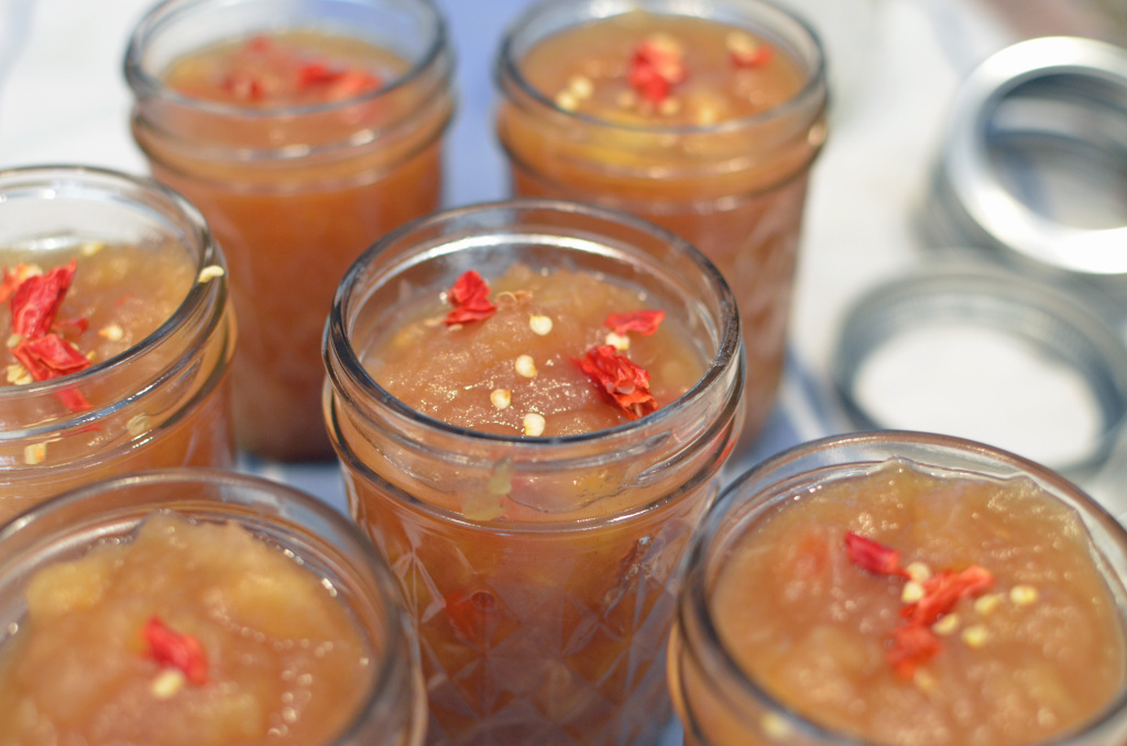 Spicy Bourbon Applesauce from Wild Apples