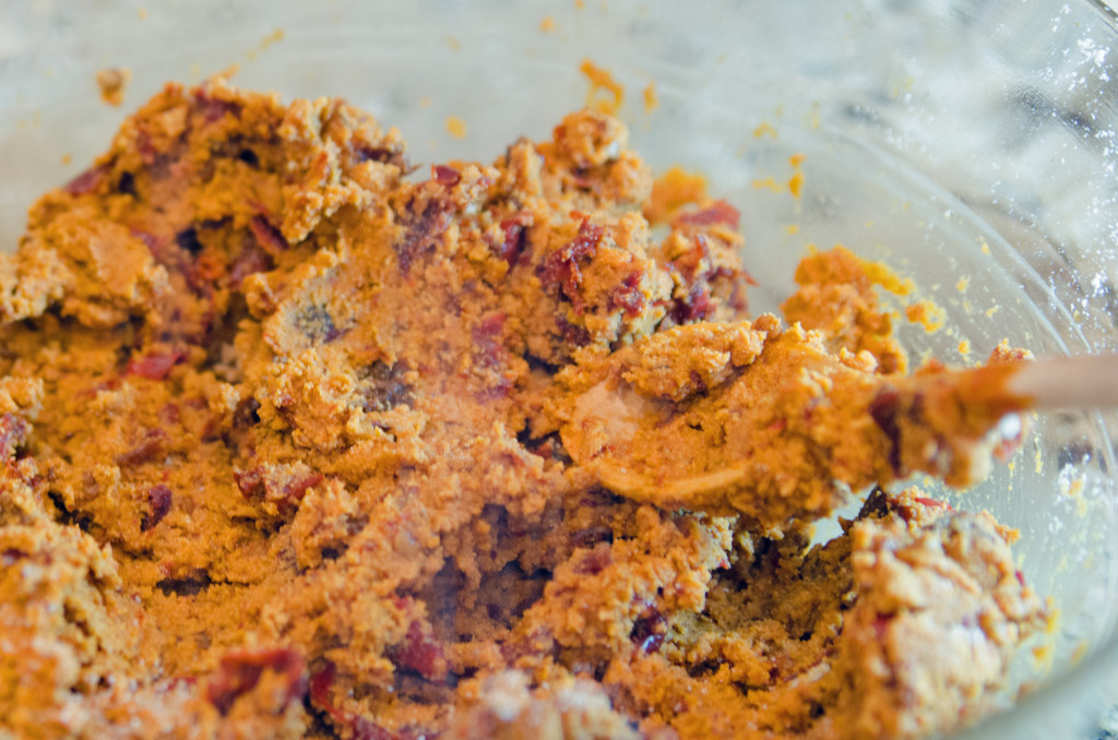 combine flour and peppers