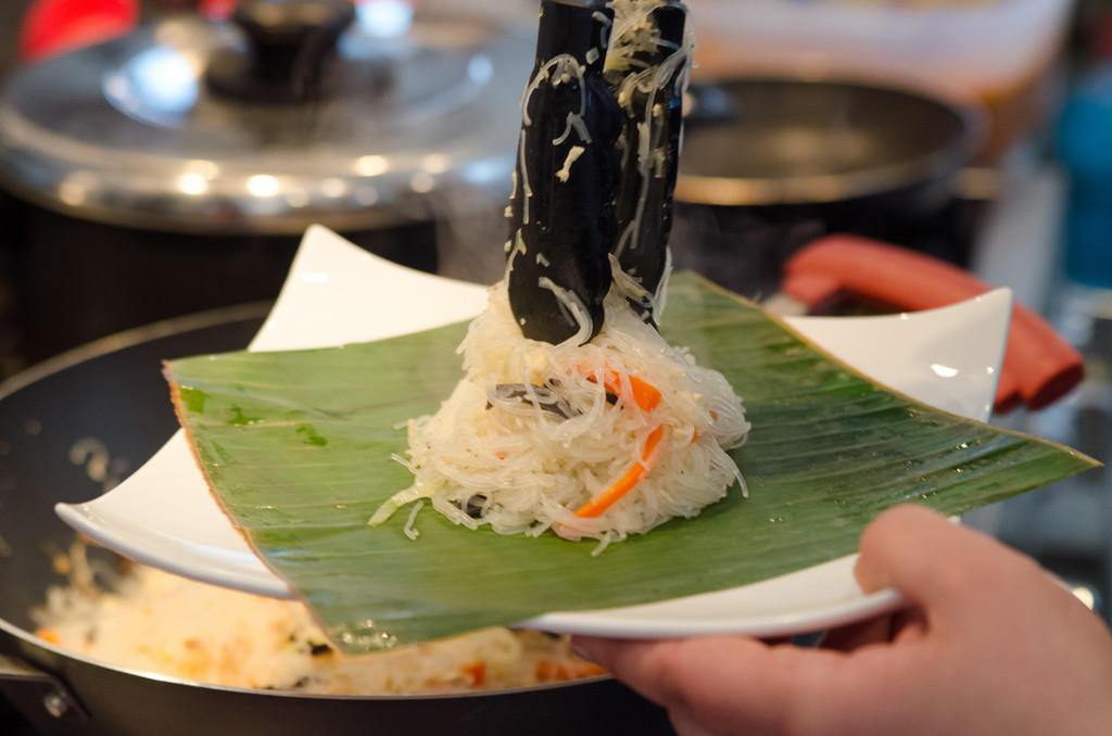 Serving Pancit Bihon