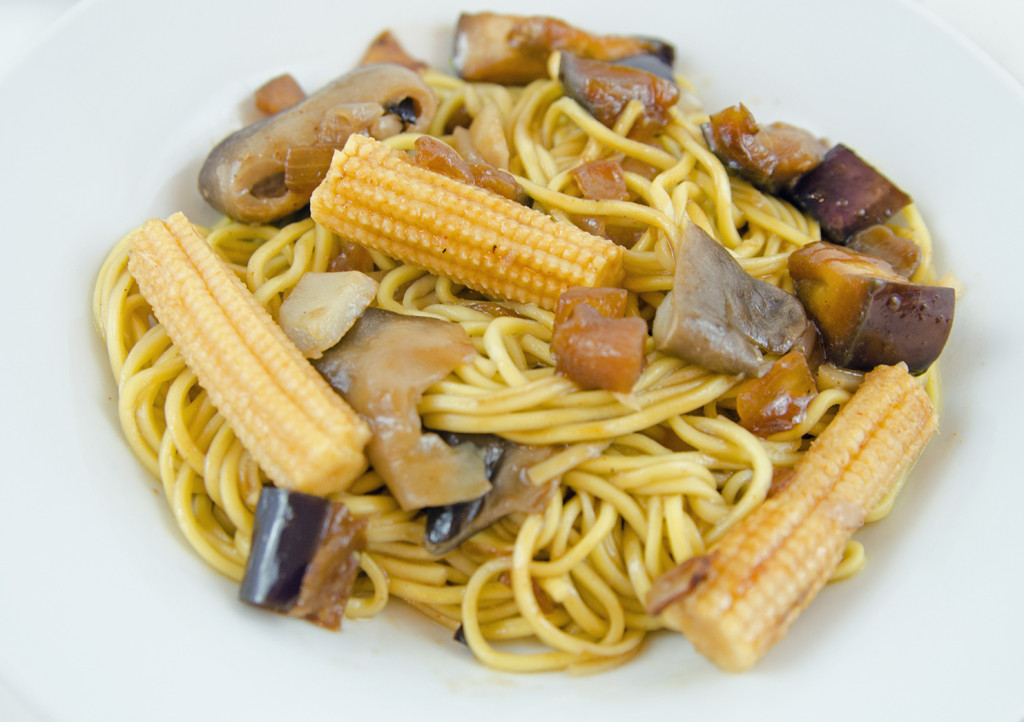 Vegetarian Spicy Hoisin Lo Mein Noodles