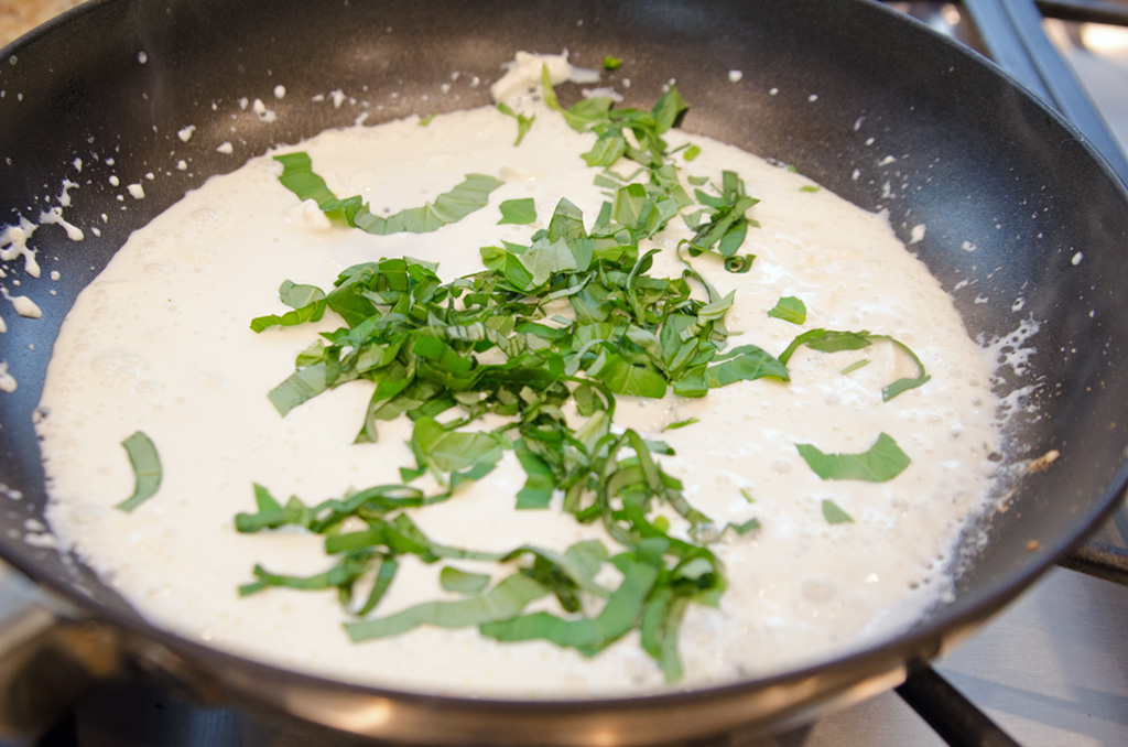 Lauging Cow Asiago Creamy Sauce