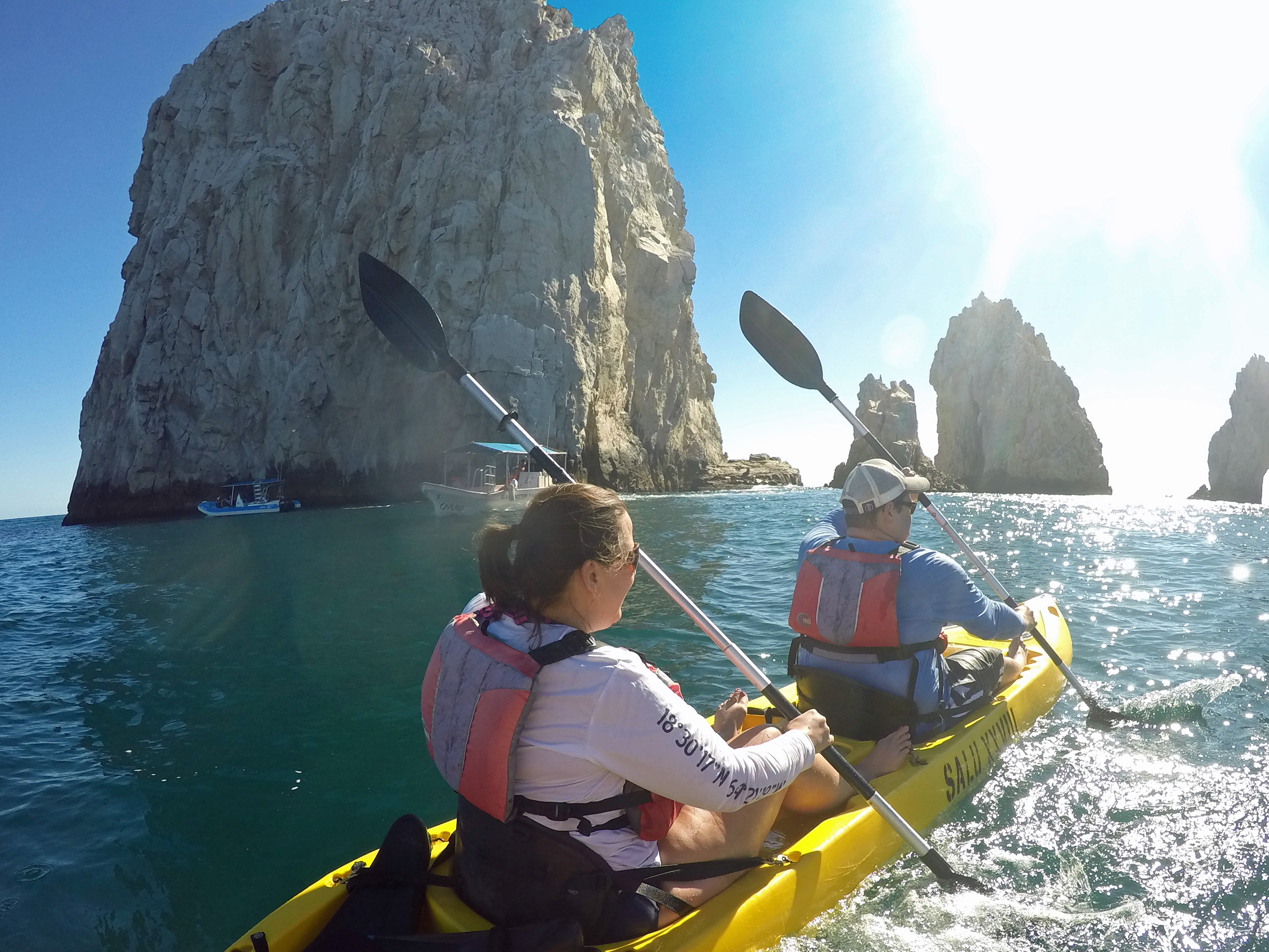 Kayaking Los Arcos in Los Cabo